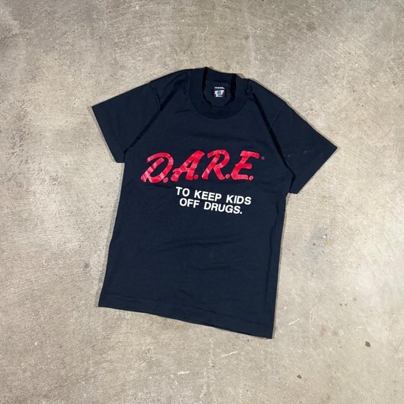 Tops - Vintage 90s single stitch dare essential graphic tee